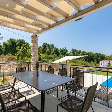 Aurora Villa *
